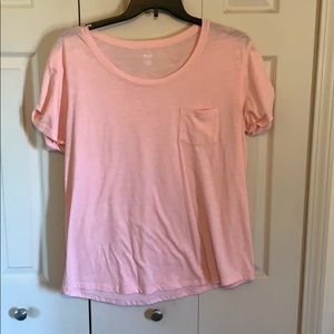 Women’s pink t-shirt w/ side pocket